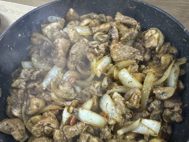 Stewed Pork with Onions and Mushrooms