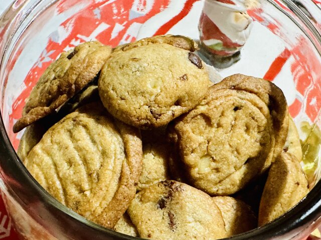 Chocolate Chip Butter Cookies