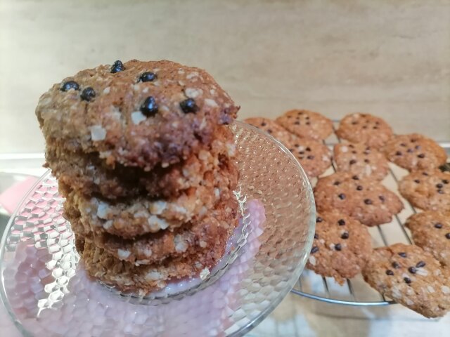 Pumpkin Cookies with Oats and Chocolate Chips