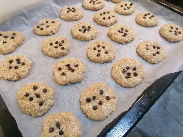 Pumpkin Cookies with Oats and Chocolate Chips