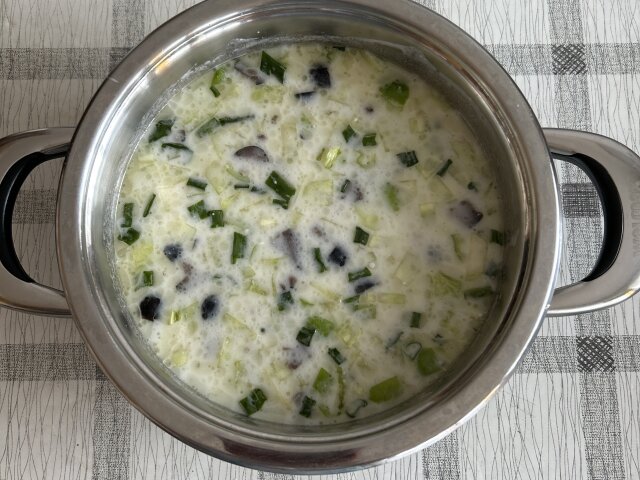 Tarator with Peppers and Olives