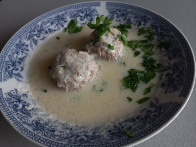 Granny`s Meatballs with White Sauce